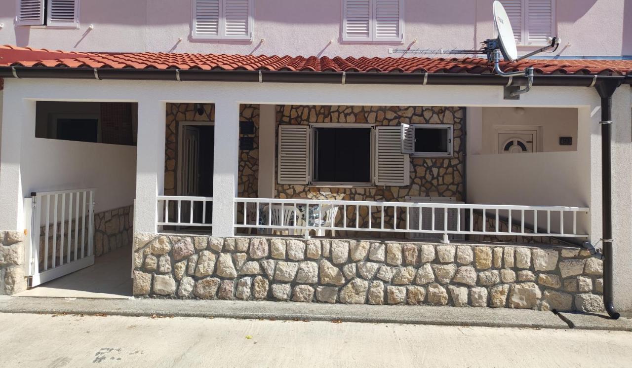 Bruna Apartment Rab Town Buitenkant foto