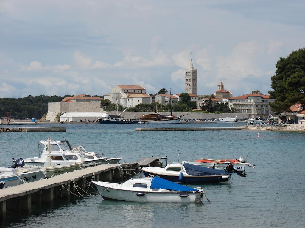 Bruna Apartment Rab Town Buitenkant foto